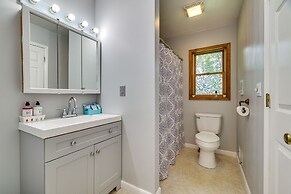 Peaceful Pocono Retreat: Hot Tub & Covered Deck!