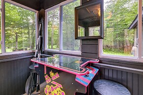 Deck, Fire Pit & Sauna: Big Bass Lake Getaway!