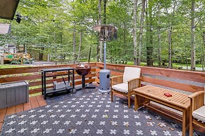 Deck, Fire Pit & Sauna: Big Bass Lake Getaway!