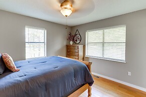 Rural Melbourne House With Deck!