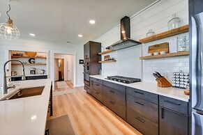 Stunning Chesapeake Bay Farmhouse w/ Dock & Kayaks