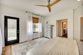 Stunning Chesapeake Bay Farmhouse w/ Dock & Kayaks