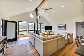 Stunning Chesapeake Bay Farmhouse w/ Dock & Kayaks