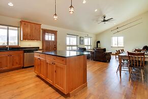 Beautiful Jefferson River Cabin w/ Mountain Views!