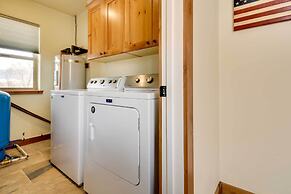 Beautiful Jefferson River Cabin w/ Mountain Views!