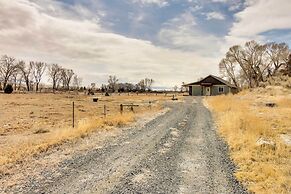 Beautiful Jefferson River Cabin w/ Mountain Views!