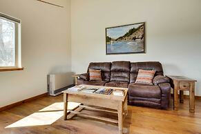 Beautiful Jefferson River Cabin w/ Mountain Views!