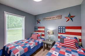 Serene Bryant Retreat w/ Private Hot Tub!