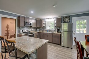 Serene Bryant Retreat w/ Private Hot Tub!