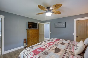 Serene Bryant Retreat w/ Private Hot Tub!