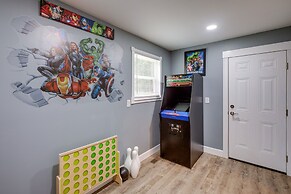 Serene Bryant Retreat w/ Private Hot Tub!