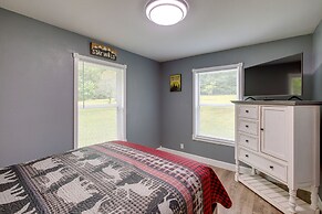 Serene Bryant Retreat w/ Private Hot Tub!