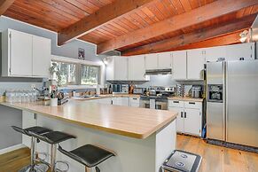 'alpine House' Modern Delevan Cabin on 2 Acres