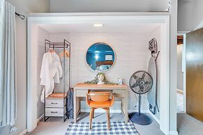 'alpine House' Modern Delevan Cabin on 2 Acres