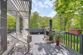 'alpine House' Modern Delevan Cabin on 2 Acres