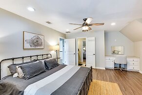 Spacious Wills Point Retreat w/ Pool & Pond!