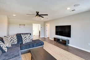 Spacious Wills Point Retreat w/ Pool & Pond!