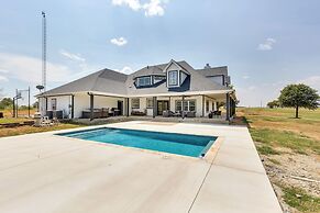 Spacious Wills Point Retreat w/ Pool & Pond!