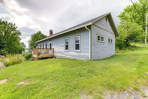 Pet-friendly Maine Cottage By Northern Bay