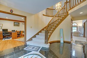 Lakefront Shelby Twp Getaway w/ Swim Pond!
