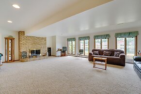 Lakefront Shelby Twp Getaway w/ Swim Pond!