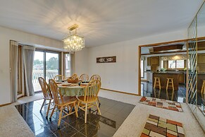 Lakefront Shelby Twp Getaway w/ Swim Pond!