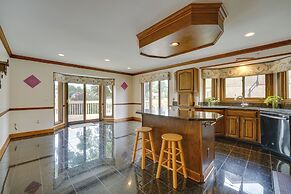 Lakefront Shelby Twp Getaway w/ Swim Pond!