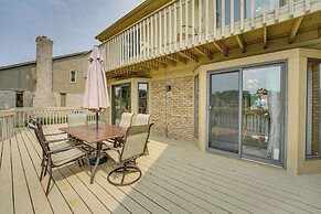Lakefront Shelby Twp Getaway w/ Swim Pond!