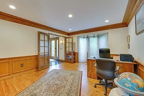 Lakefront Shelby Twp Getaway w/ Swim Pond!