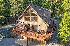 Charming Cabin Near Kirkwood Ski Resort w/ Hot Tub