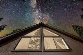 Hike, Ski & Unwind: Cabin w/ Hot Tub in Pioneer!