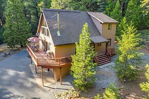 Hike, Ski & Unwind: Cabin w/ Hot Tub in Pioneer!