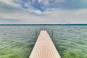Lakefront Canandaigua Home w/ Dock & Kayak!