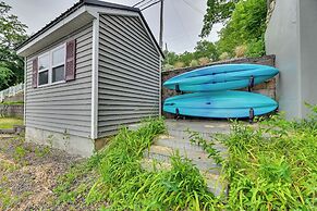 Lakefront Canandaigua Home w/ Dock & Kayak!