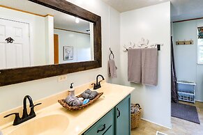 Near Blue Ridge Parkway: Ennice Home w/ Fire Pit