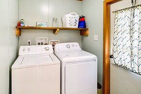 Near Blue Ridge Parkway: Ennice Home w/ Fire Pit