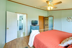 Near Blue Ridge Parkway: Ennice Home w/ Fire Pit