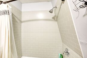 Secluded Jamestown Cabin w/ Fire Pit!