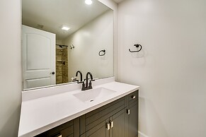 Modernized St Clair Apartment: Walk to Boardwalk!