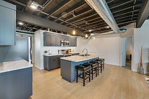 Modernized St Clair Apartment: Walk to Boardwalk!