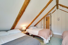 Marlboro Escape: 9 Mi to Mount Snow Resort!