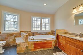 Marlboro Escape: 9 Mi to Mount Snow Resort!