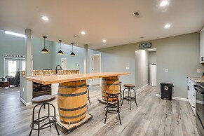 Waterfront Buckeye Lake Vacation Rental w/ Hot Tub