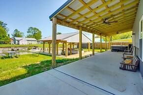 Waterfront Buckeye Lake Vacation Rental w/ Hot Tub