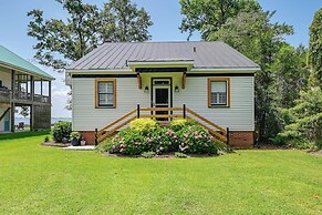 Pamlico River Vacation Rental w/ Deck & Fire Pit