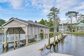 Pamlico River Vacation Rental w/ Deck & Fire Pit