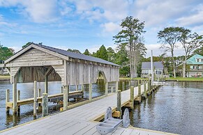 Pamlico River Vacation Rental w/ Deck & Fire Pit