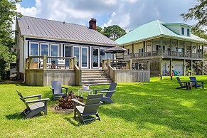 Pamlico River Vacation Rental w/ Deck & Fire Pit