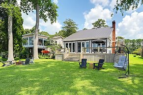 Pamlico River Vacation Rental w/ Deck & Fire Pit