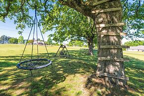 Spacious Greenbrier Vacation Rental on ~ 4 Acres!